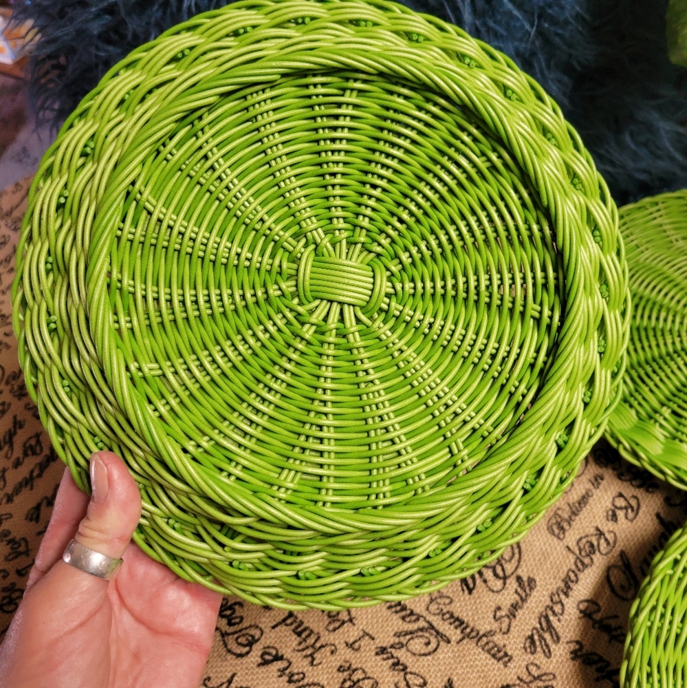 Wicker lot of 4 green paper plate baskets pretty lime green color - Picture 3 of 7